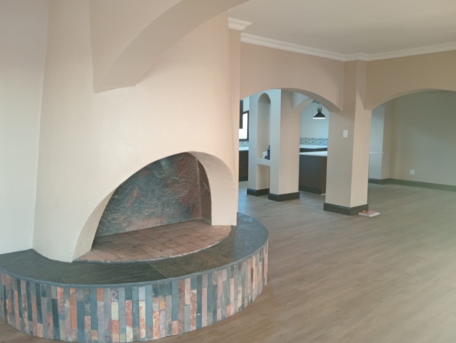 5 Bedroom Property for Sale in Paradise Beach Eastern Cape
